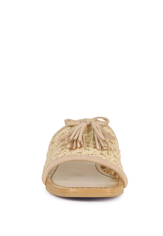 CEDAR HANDWOVEN NATURAL TASSEL FLATS