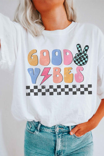 CHECKERED GOOD VIBES GRAPHIC TEE