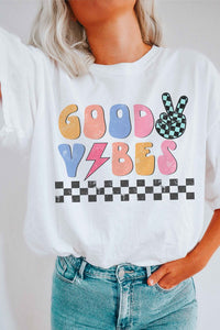 CHECKERED GOOD VIBES GRAPHIC TEE